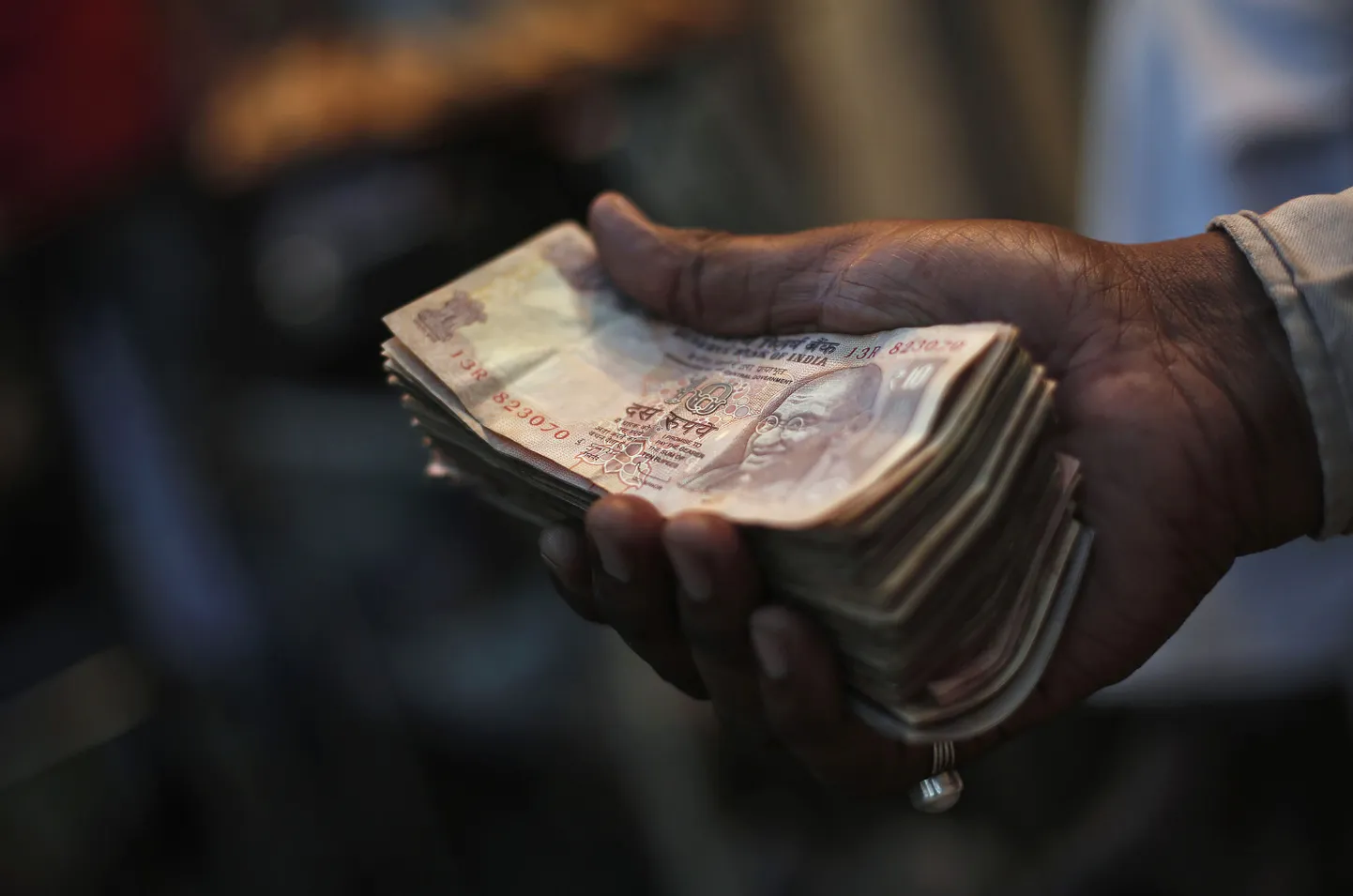 Kas India elektriinsenerile 25 aastat kestnud tööluusi eest ka palka maksti, ei ole teada.