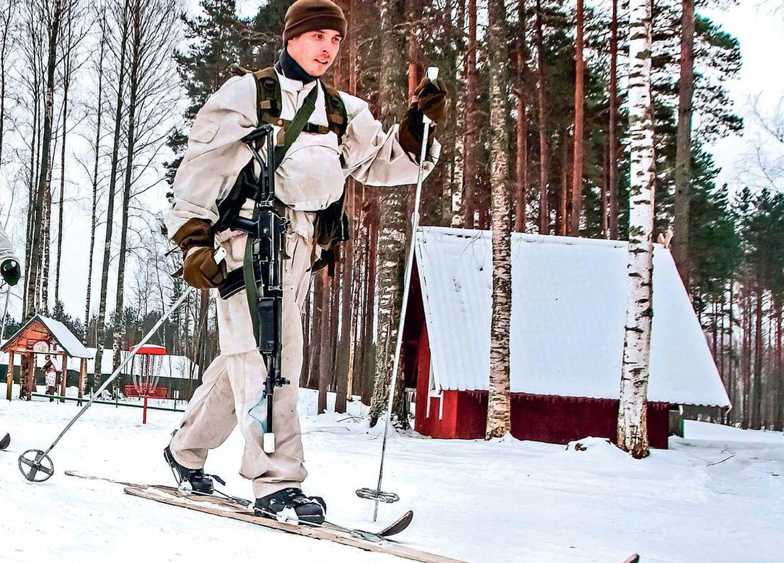 Kui tööd pole, võib minna kaitseväkke. Sõjaväe instruktorite talvelaager Jõulumäel Pärnumaal.