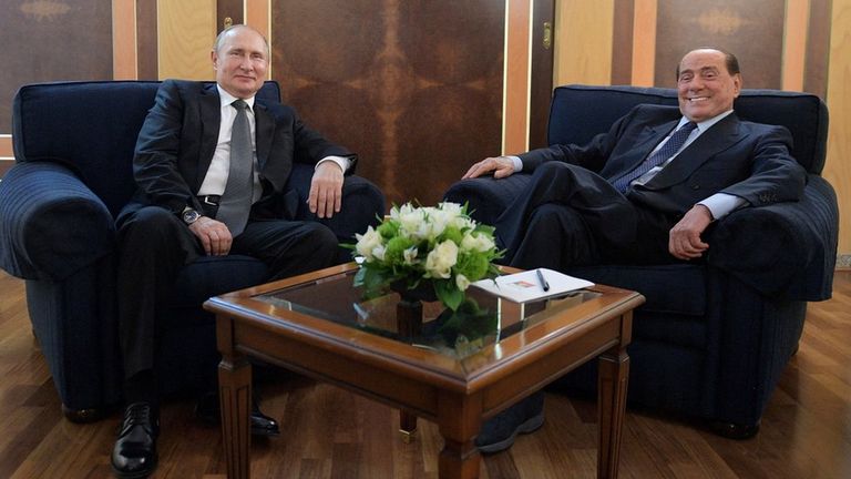 Путин часто встречался с Берлускони. Это фото 2019 года