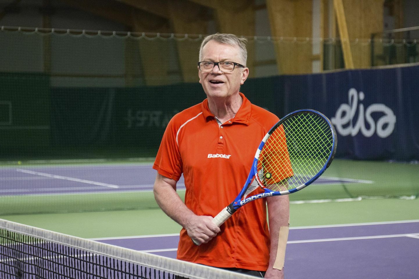 Urmas Tamm armastab end vormis hoida, mängides tennist.