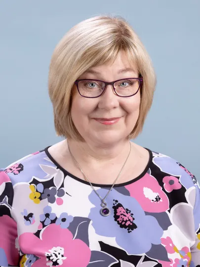 Professor Marje Oona.