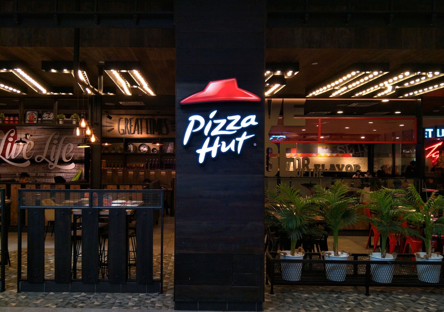Pizza Hut. Pilt on illustreeriv.