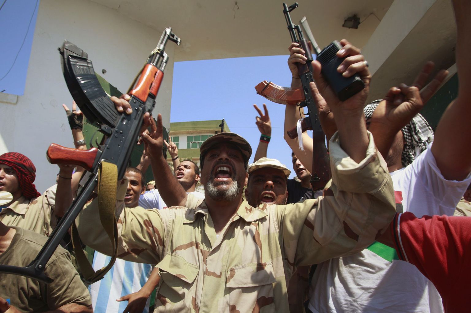 Liibüa mässajad: Gaddafi poeg pääses põgenema