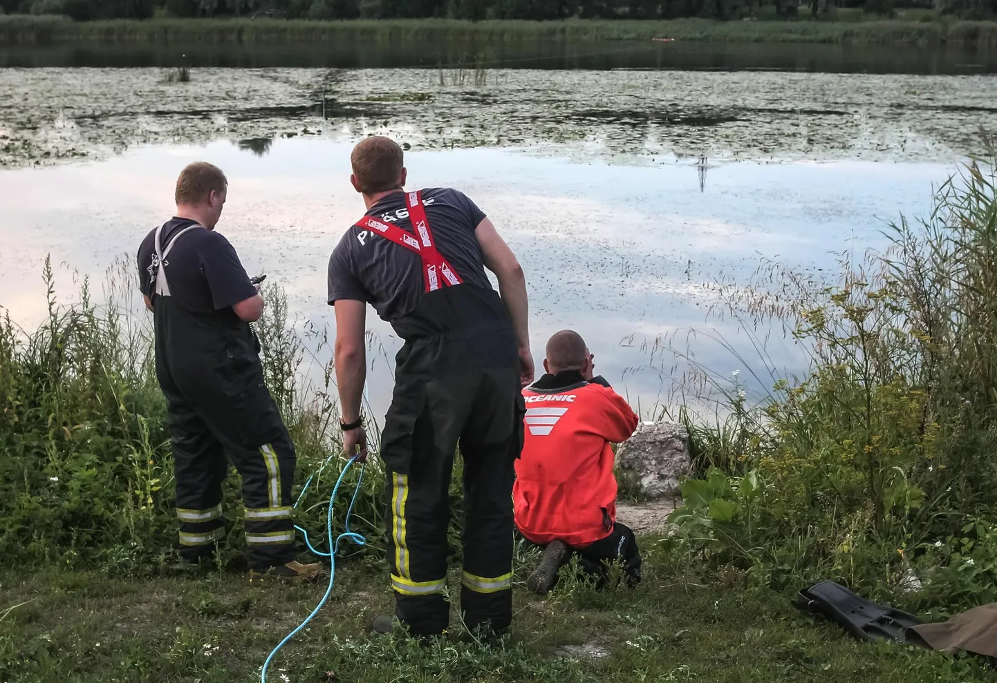 Kai äärest tõsteti välja ennast ohtu seadnud naine, joobes mees tiriti päästerõnga abil kai küljes oleva redelini. Foto on illustratiivne.