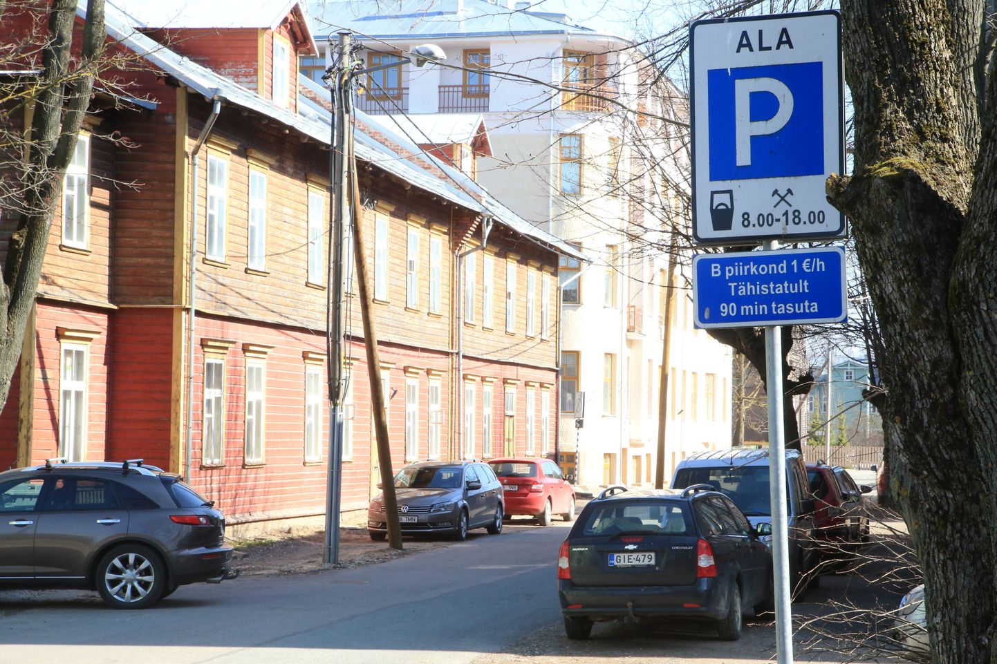 A-piirkonnas tuleks tunnise parkimise eest maksta senise kahe euro asemel kolm eurot.