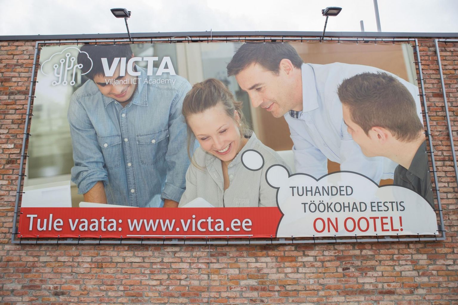 2015. aasta juulis rippus Uku keskuse seinal VICTA plakat. Töökohad on endiselt ootel, VICTA ise on aga ajalooks saanud.