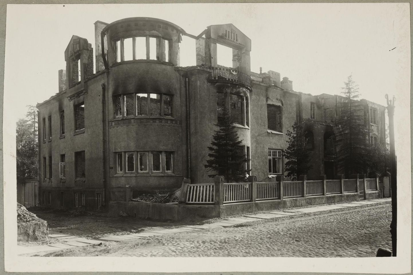 Pohlmanni maja pärast sõjapurustusi oktoobris 1941.