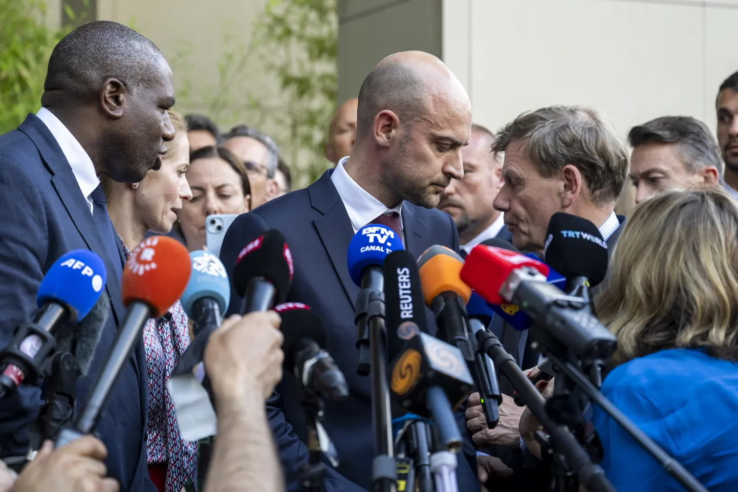 Lielbritānijas ārlietu ministrs Deivids Lemijs, Eiropas Savienības augstā pārstāve ārlietās un drošības politikas jautājumos Kaja Kallasa, Francijas Eiropas un ārlietu ministrs Žans-Noels Barro un Vācijas ārlietu ministrs Johans Vādefuls sniedz paziņojumu presei pie viesnīcas "Intercontinental" pēc tikšanās ar Irānas kolēģiem Ženēvā, Šveicē, 2025. gada 20. jūnijā, ņemot vērā nesenos militāros saasinājumus starp Izraēlu un Irānu.
