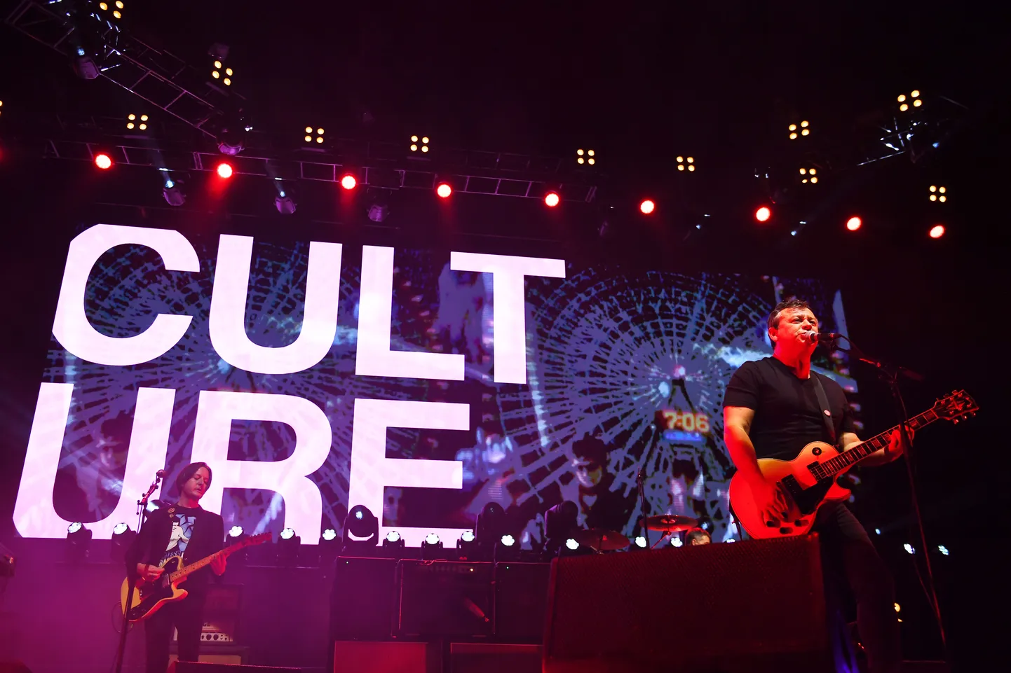 Ansambel Manic Street Preachers.