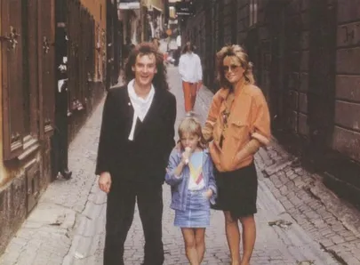 Урмас Алендер, Йоко Алендер и жена музыканта Хелье Каскель в Стокгольме летом 1989 года.