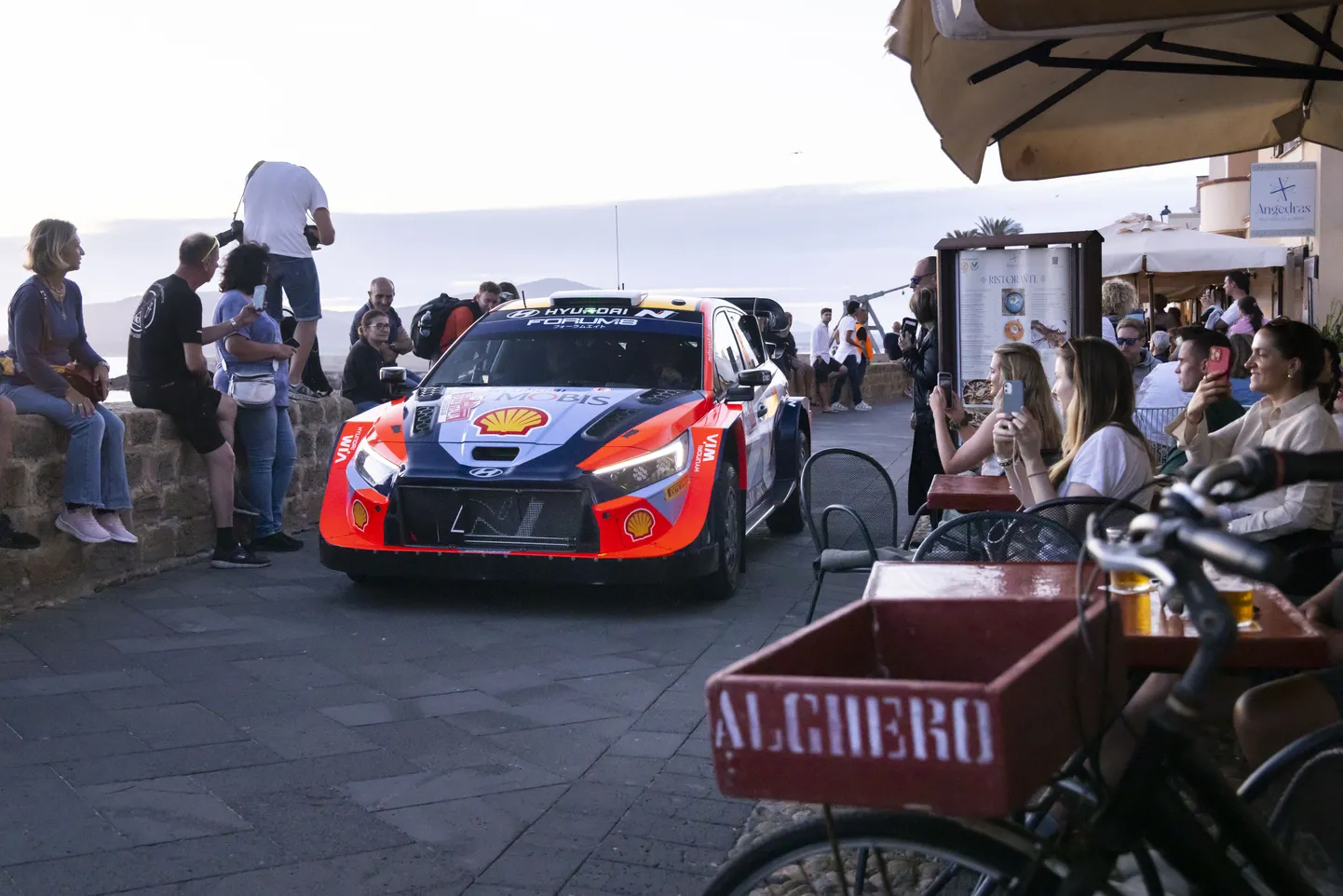 Ott Tänak ja Martin Järveoja enne Sardiinia rallit.