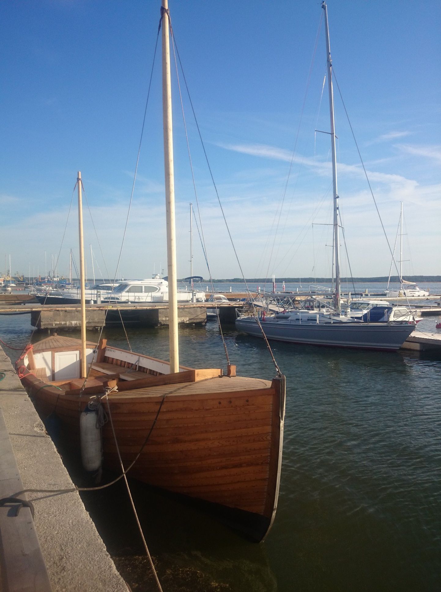 В позапрошлое воскресенье в яхтенном порту в Хаапсалу корабль "Tütarsaare Aino" впервые был спущен на воду.