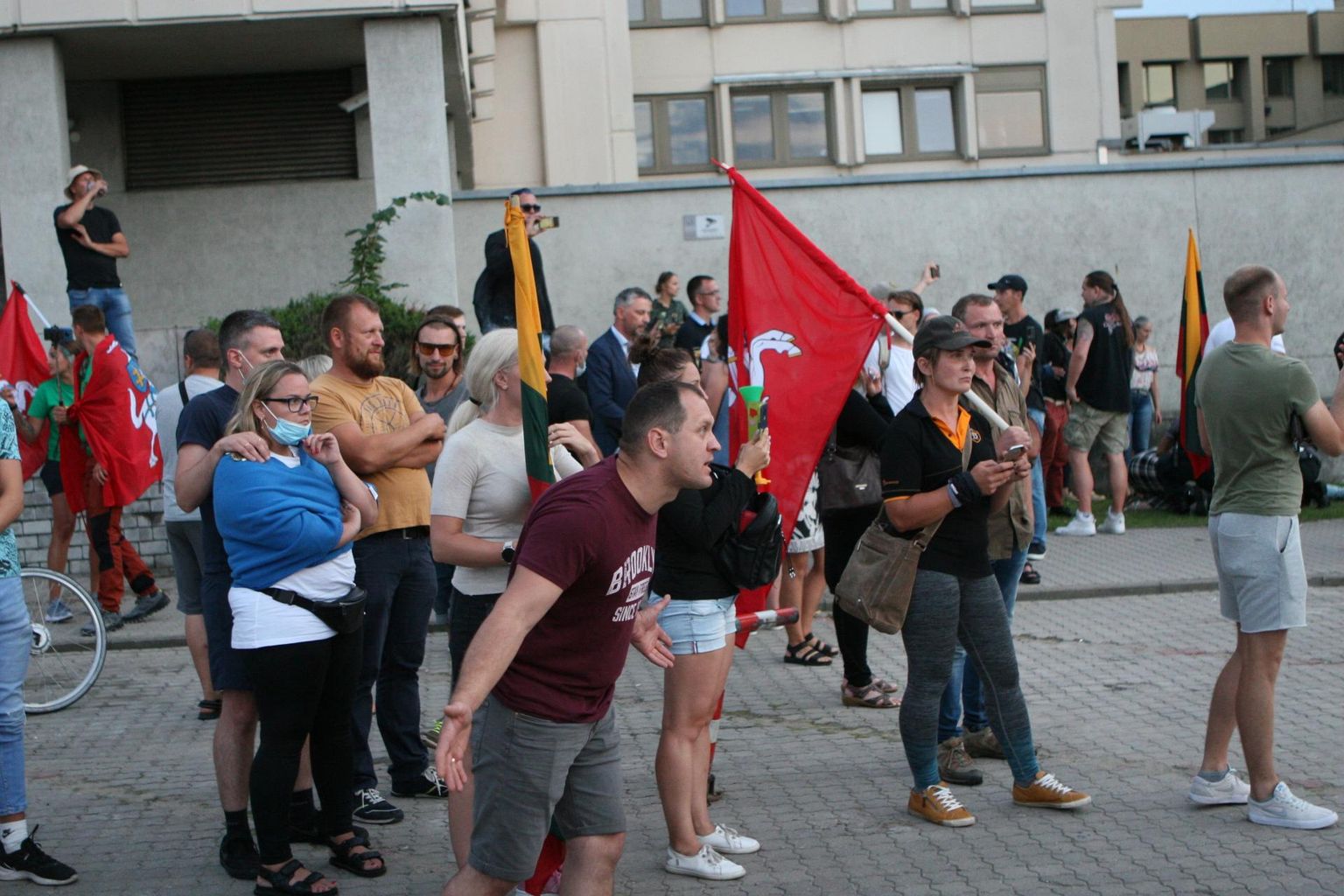 Vilniuses puhkesid 10. augustil koroonapasside vastase meeleavalduse järel rahutused, mis nõudsid korrakaitsjate sekkumist. Täna kogunevad vaktsiinivastased uuesti. 