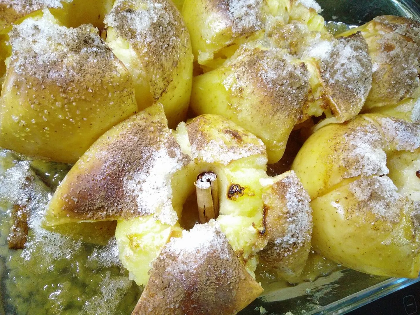 Печеные яблоки