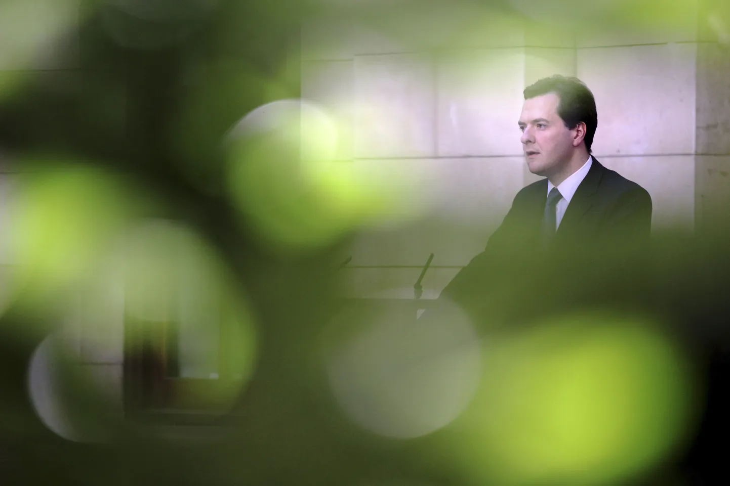 Briti rahandusminister George Osborne eilsel pressikonverentsil.