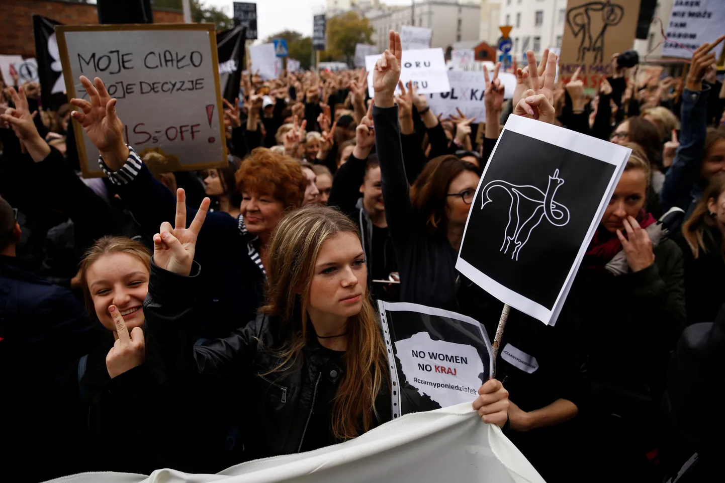 Poolas protestiti abordi täieliku keelustamise vastu.