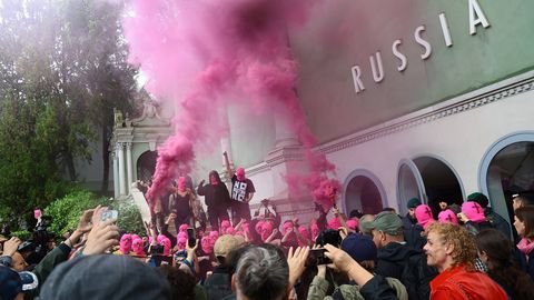 FSB ähvardas Pussy Rioti endise liikme ema tappa, et ta teiste aktivistide järele luuraks