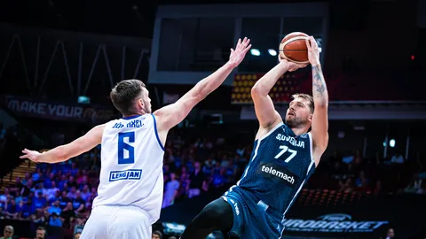 Latvija se je uvrstila v izločilne boje EuroBasketa po zmagi Srbije nad Češko