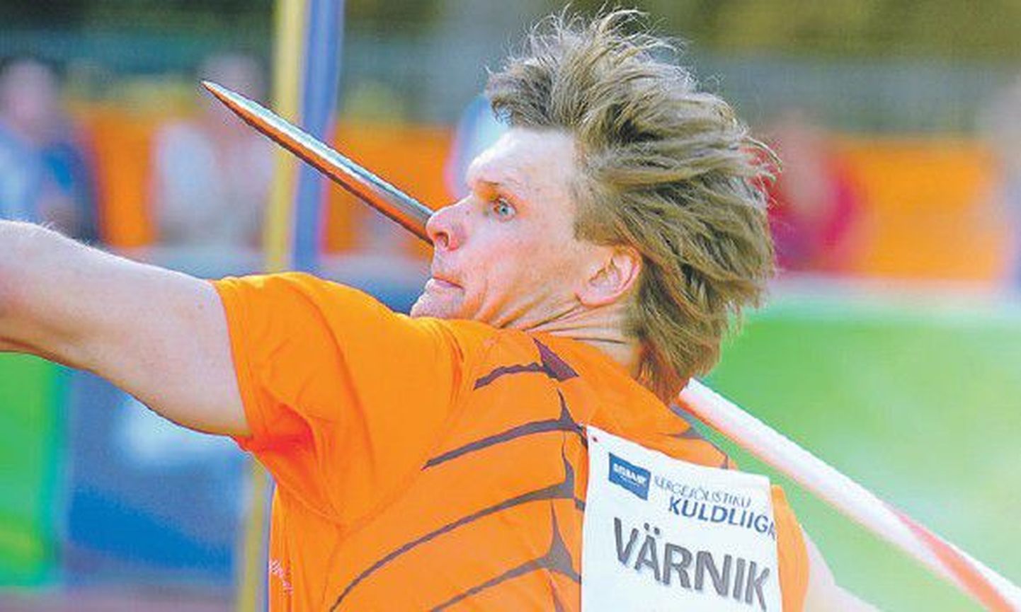 Андрус Вярник в последнее время славится не спортивными до­стижениями, а неспортивным поведением.