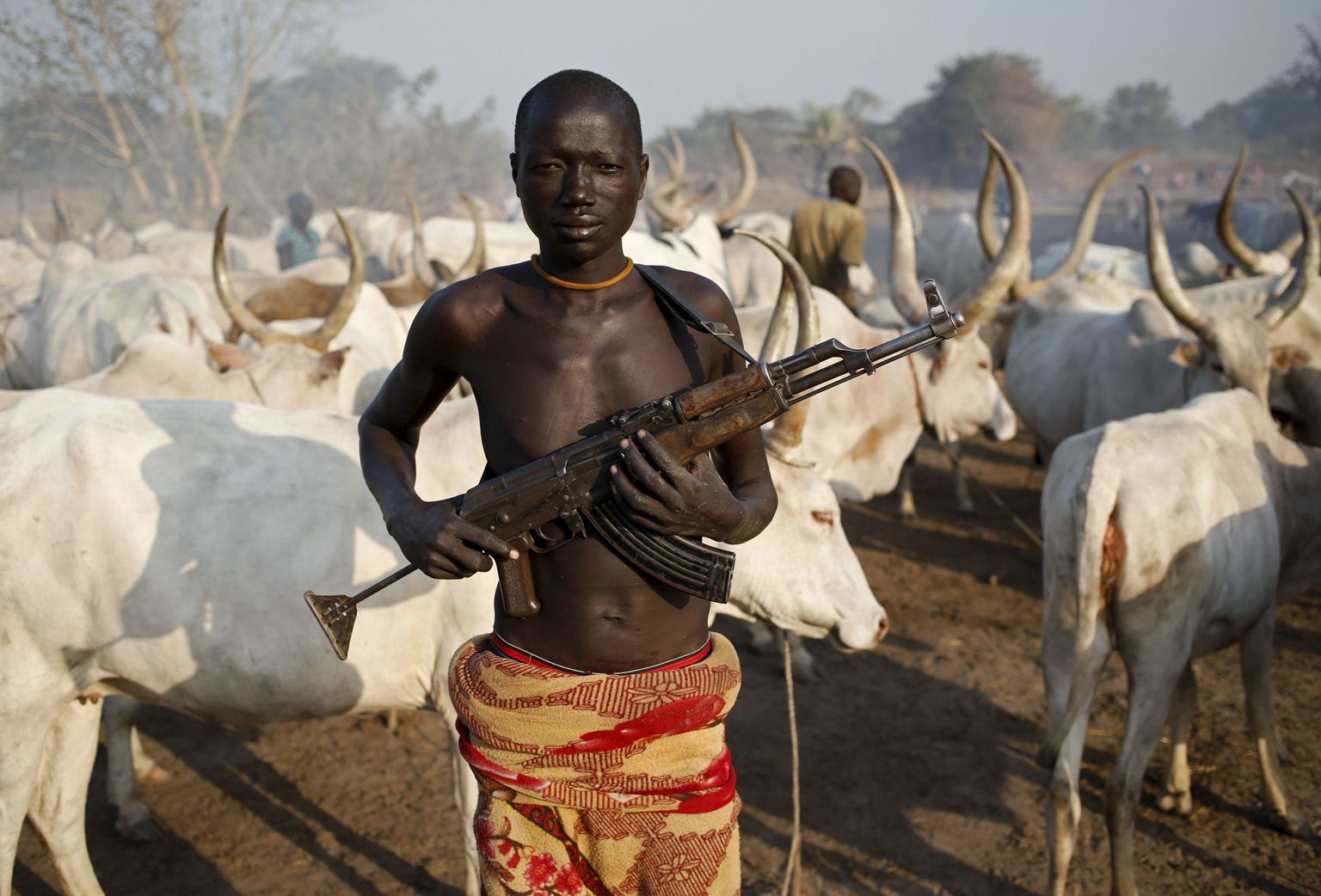 Lõuna-Sudaani dinka hõimu karjakasvataja riigi keskosas.