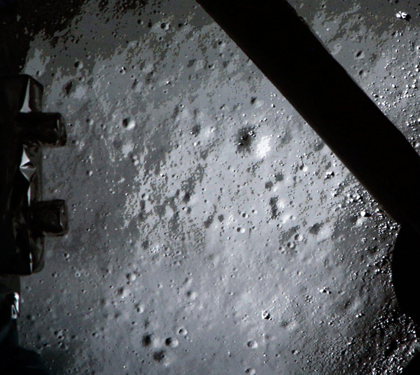 Selline vaatepilt edastati kosmosemoodulilt Chang´e-3 Pekingi kosmosekeskusese ekraanile vahetult enne seda, kui moodul koos Hiina kulguriga Kuul maandus.
