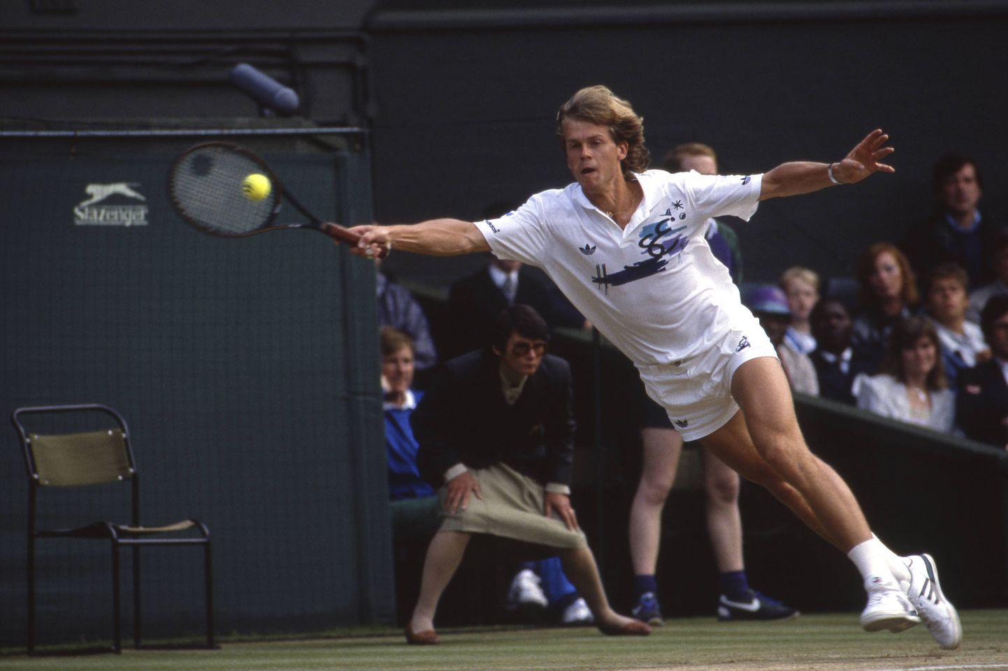 Rootsi tennisetäht Stefan Edberg 22-aastasena Wimbledoni tiitlit jahtimas. 1988. aasta London.