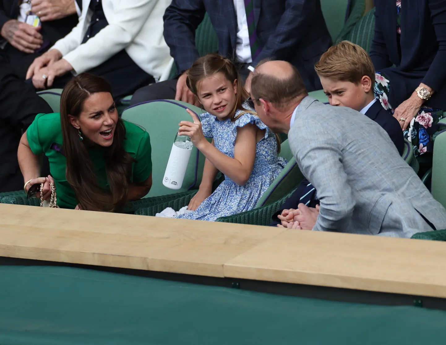 Walesi prints ja printsess koos oma lastega sel suvel Wimbeldoni tenniseturniiril.