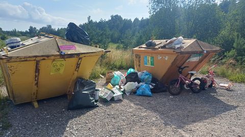 KAIRI NIIT ⟩ Pakendikonteinerite ületäitumist põhjustab ka prügistamine