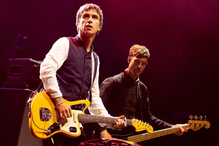 The Smithsi enam ei ole, aga bändi liikmed on tegusad. Johnny Marr esinemas 2022. aastal Bostonis.