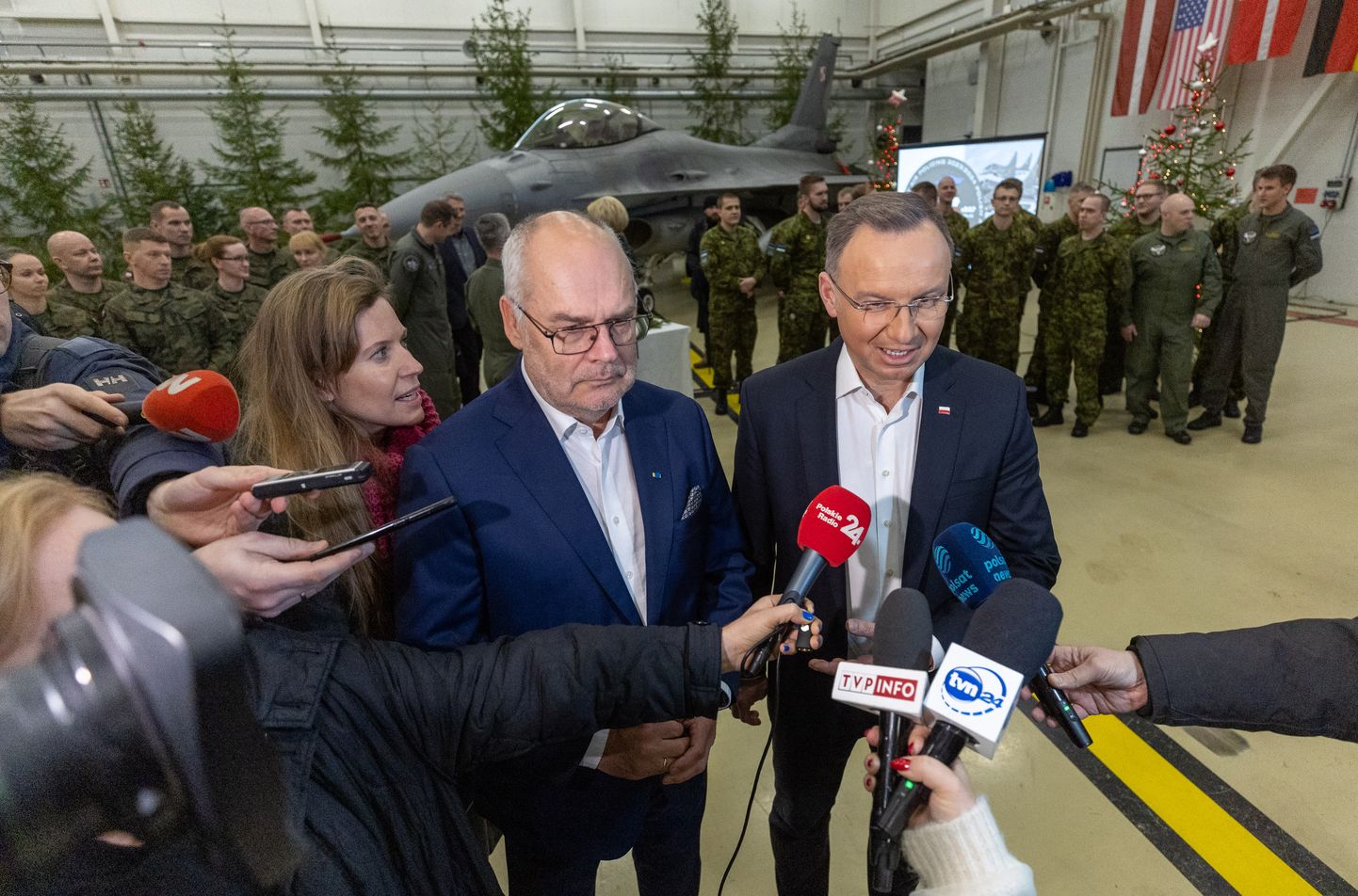 Estonian President Alar Karis and Polish President Andrzej Duda at Ämari air base,