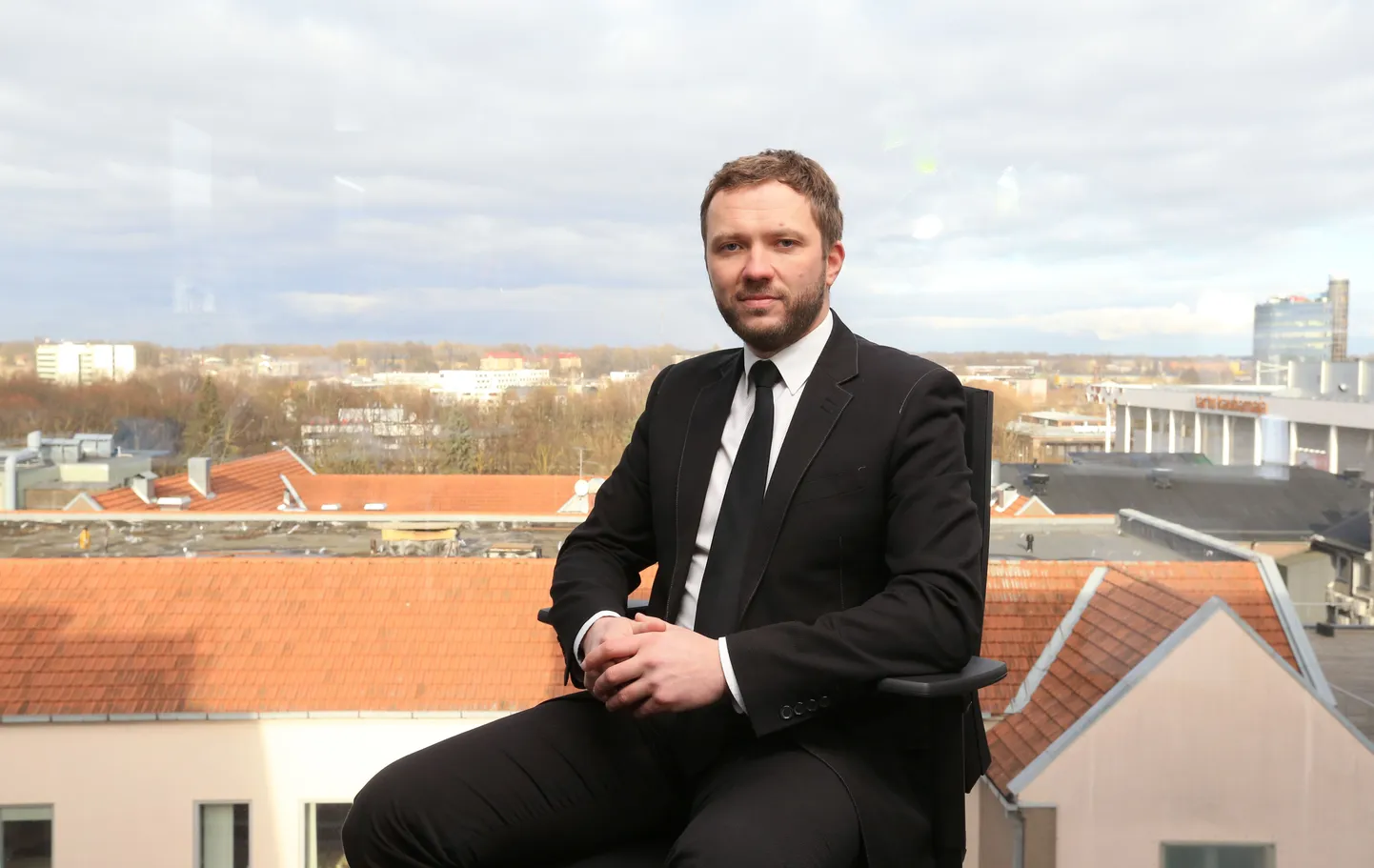 Ameerika kaitsmine algab Narvast ja Setumaalt, rääkis kaitseminister Margus Tsahkna. Liitlasi tuleb tema sõnul hästi vastu võtta ja selleks tingimusi luua, kuid nüüd on aeg pöörata pilgud Lõuna-Eestisse, et arendada iseseisvat kaitsevõimet.