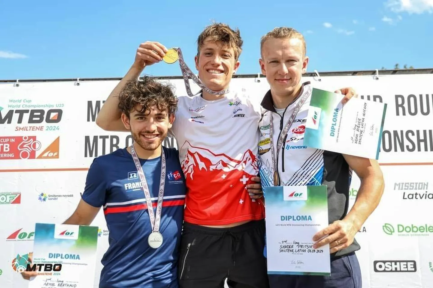 Kuldmedali viis kaasa šveitslane Noah Rieder, hõbeda pranstlane Armel Berthaud. Kolmanda koha saavutanud Sander Pritsik paremal.