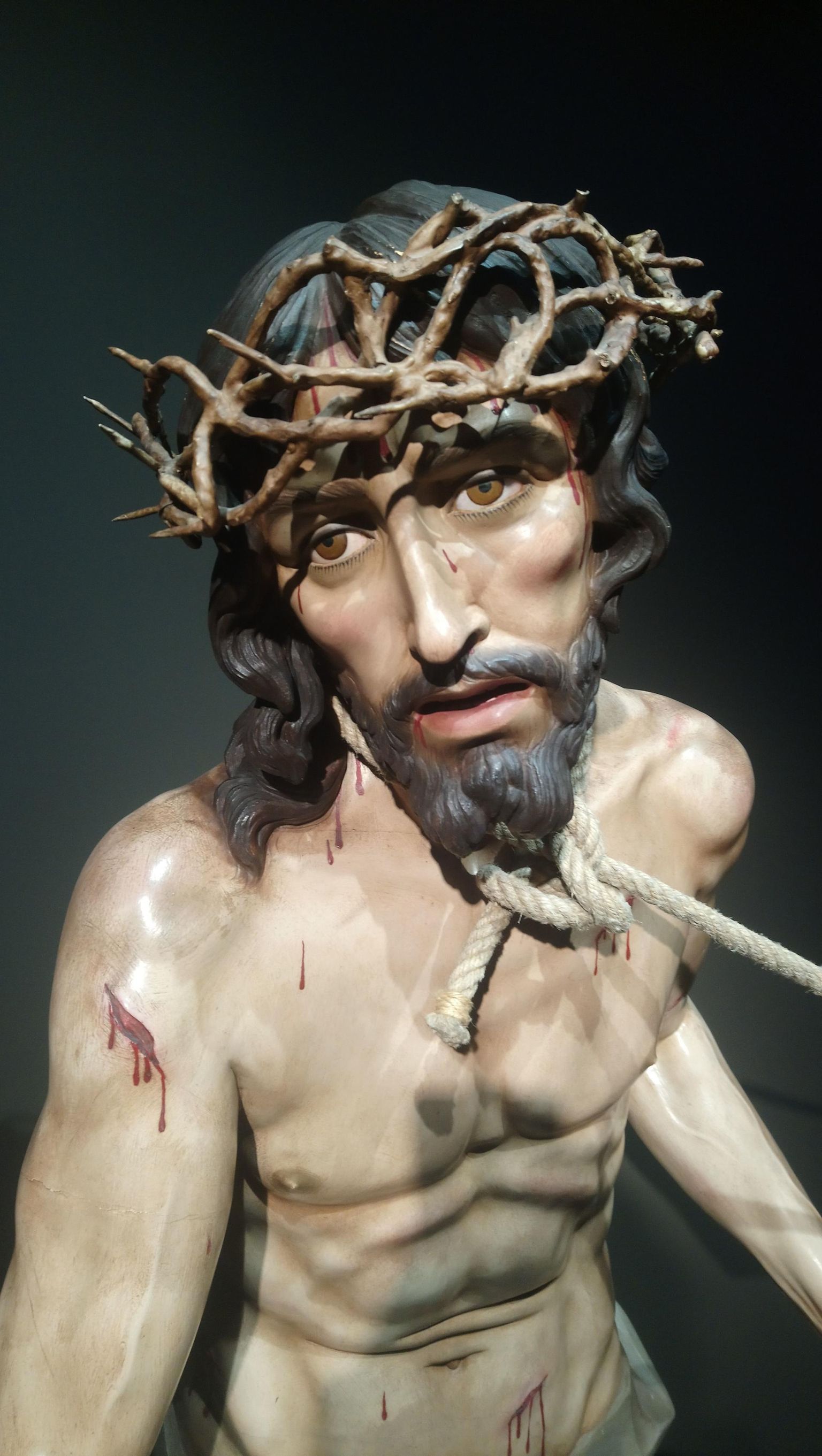 Archicofradía de la Sangre muuseumi Jeesus okaskrooniga.