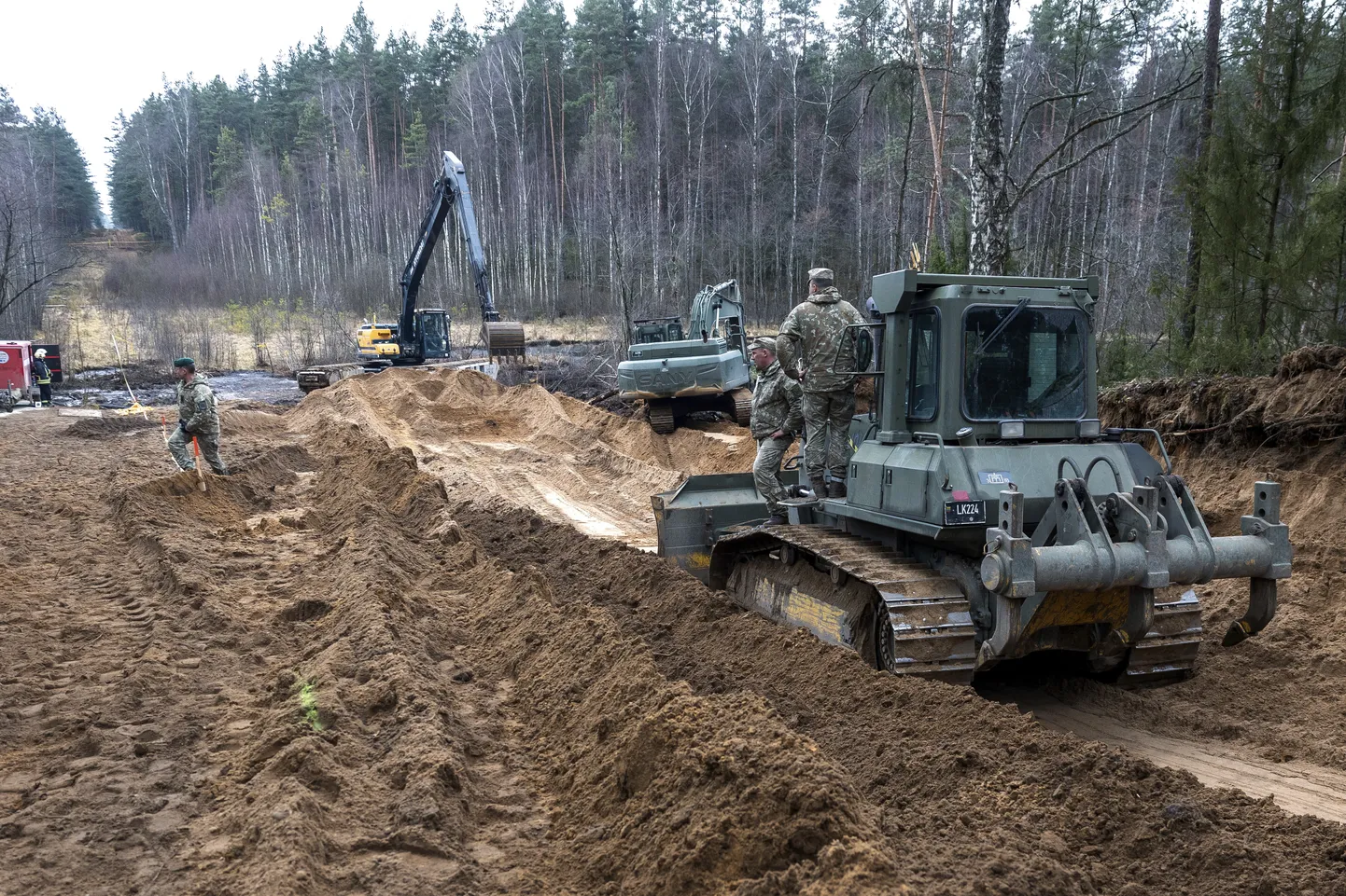 Поисково-спасательные работы на месте военных учений в Литве