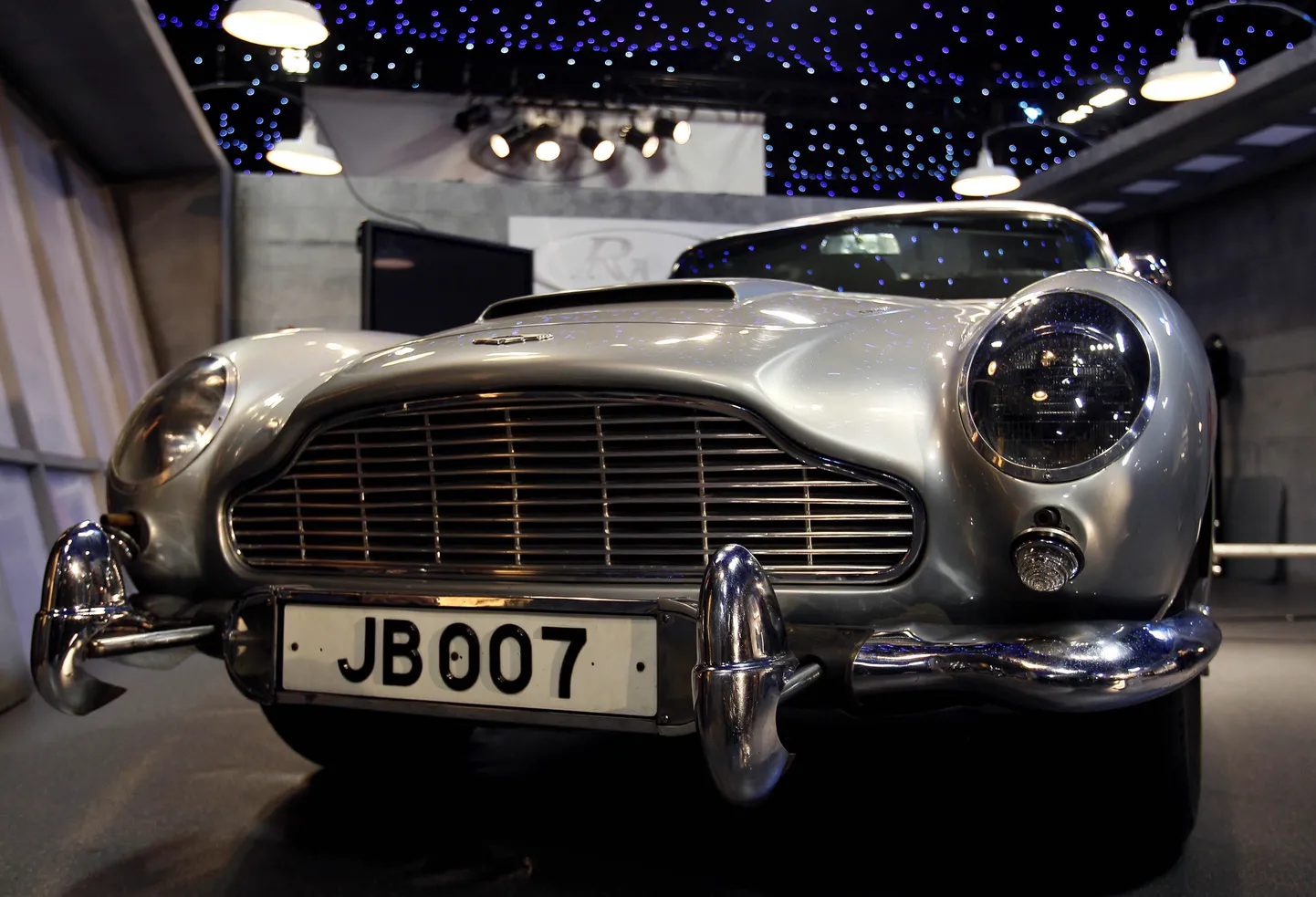 1994. aasta Aston Martin, millega sõitis James Bond filmides Goldfinger ja Thunderball