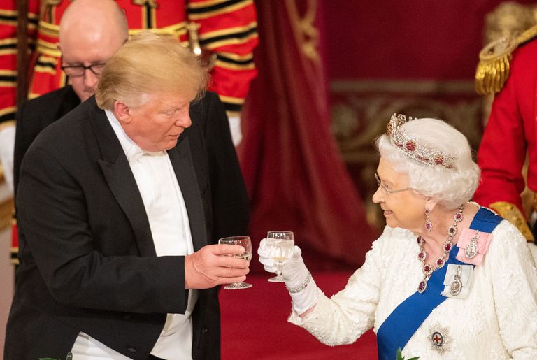 Donald Trump ja Elizabeth II 3. juunil Buckinghami palees toimunud banketil