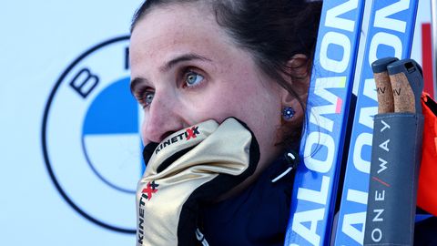 Francijas biatlona zvaigzne par zādzībām komandā saņem diskvalifikāciju