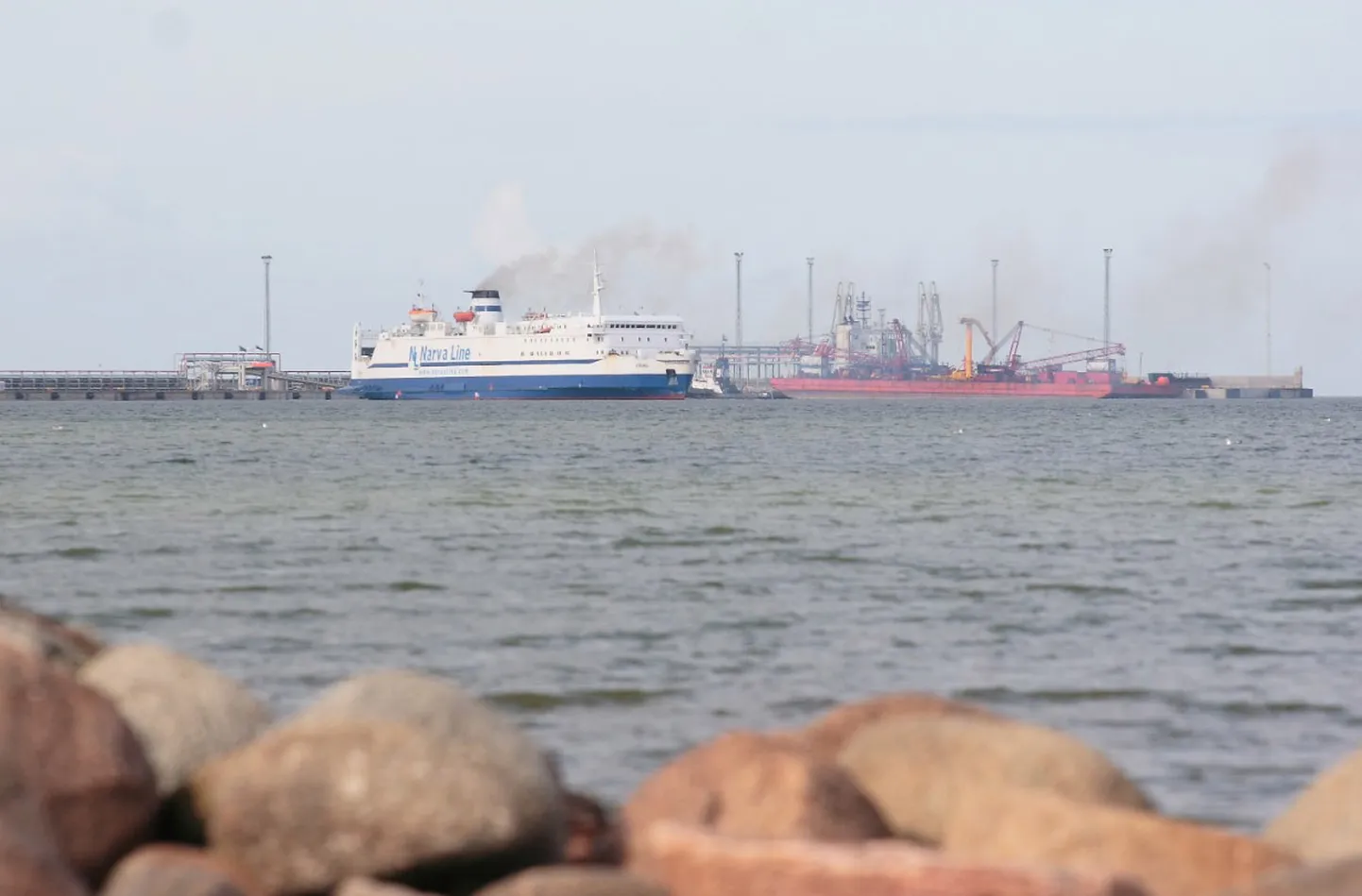 Судоходное сообщение между Силламяэ и Котка действовало до осени 2007 года, тогда на линии курсировало судно "Vironia" Сааремааской судоходной компании.