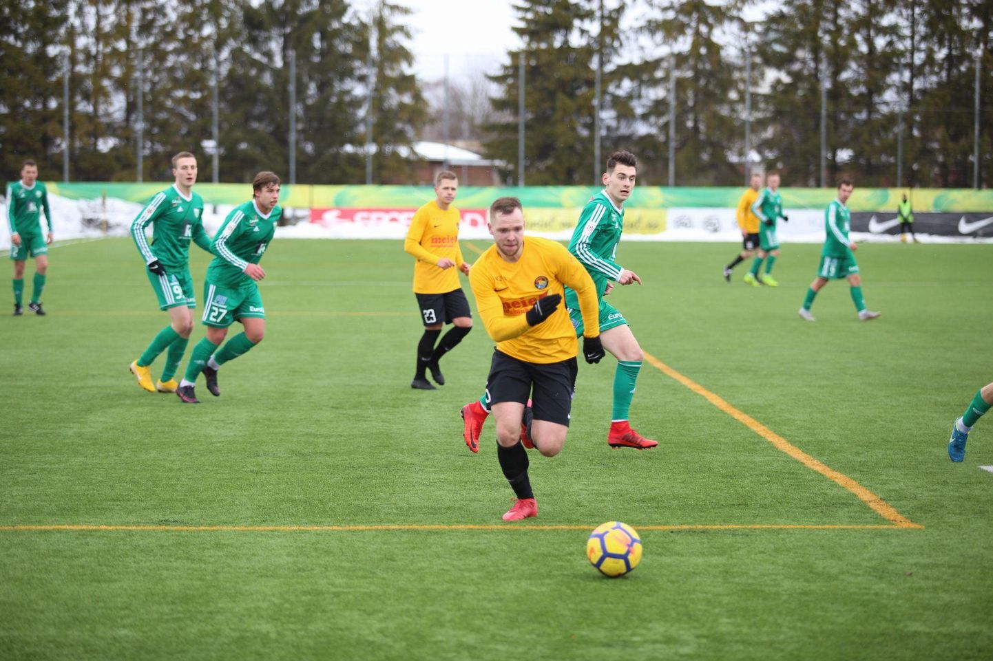 Rakvere JK Tarvas võõrustas Eesti esiliiga meistrivõistluste avamängus FCI Levadia U21 tiimi, kes alistati 1:0.