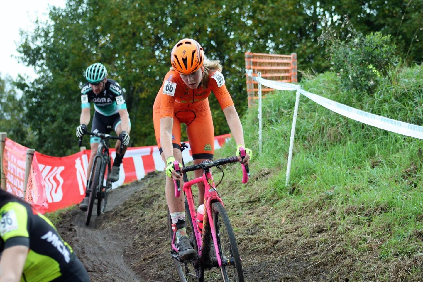 Laura Lizette Sander võitis Soomes cyclo-cross&#39;i võistluse.