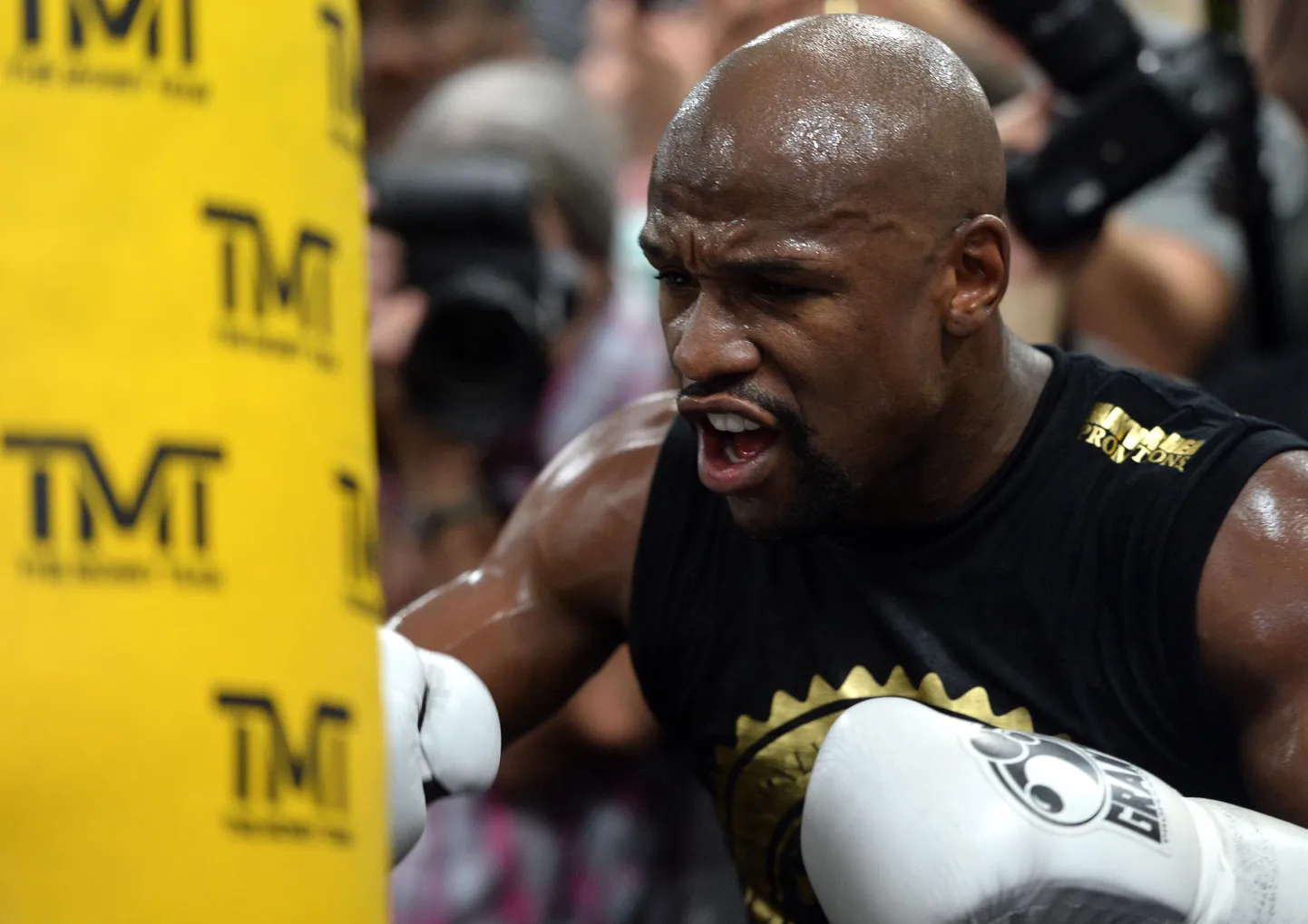 Floyd Mayweather teeb Conor McGregoriga kohtumiseks usinasti trenni.