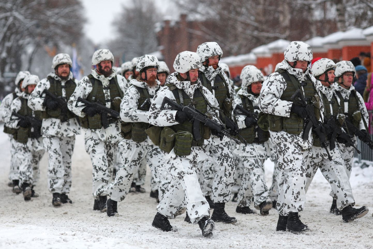 Финские Cилы обороны с оружием. Фотография иллюстративная.