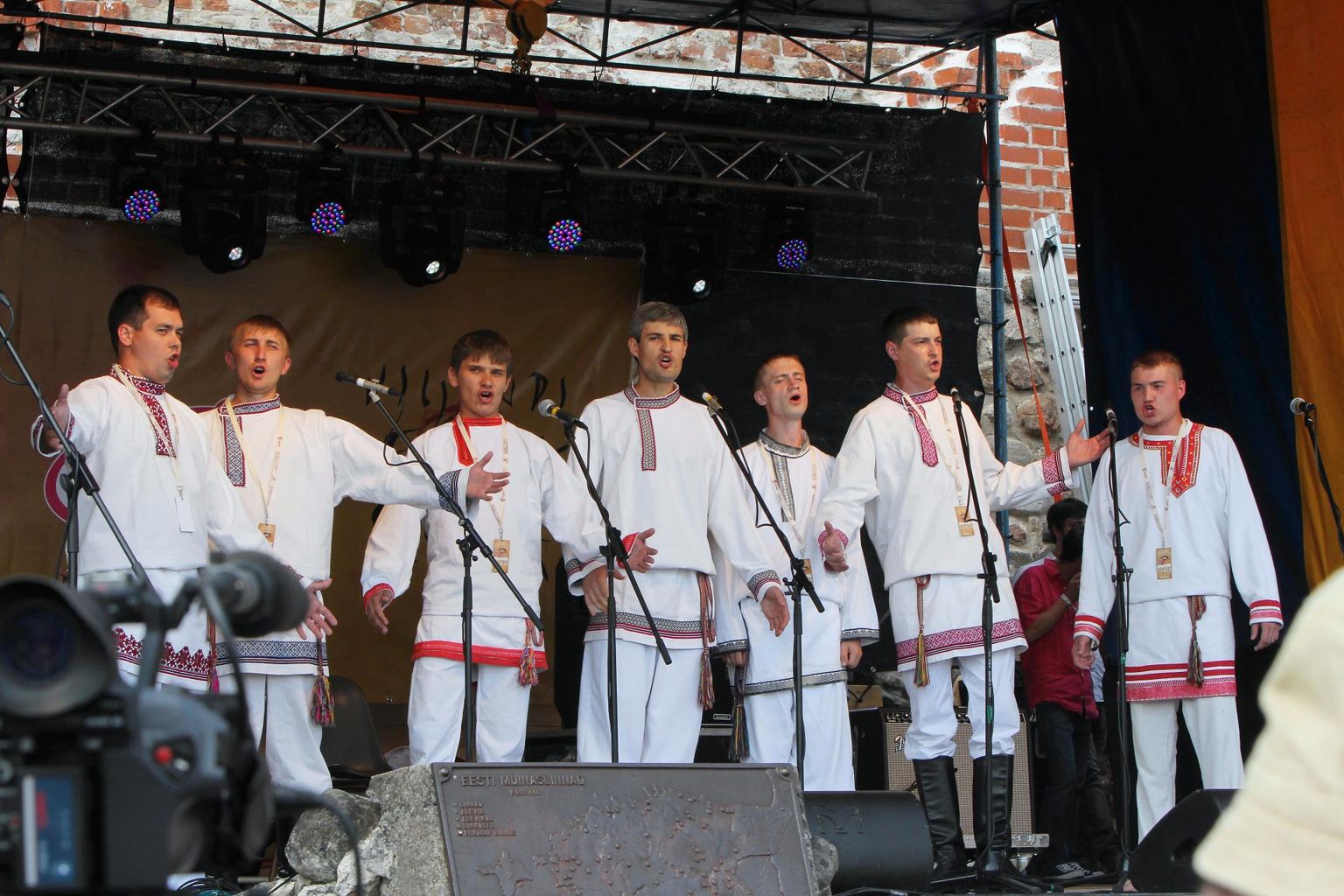 2012. aastal avas Toorama Viljandi pärimusmuusika festivali ning on Eestis esinenud mitmeid kordi hõimupäevadel ja teistelgi sündmustel. 