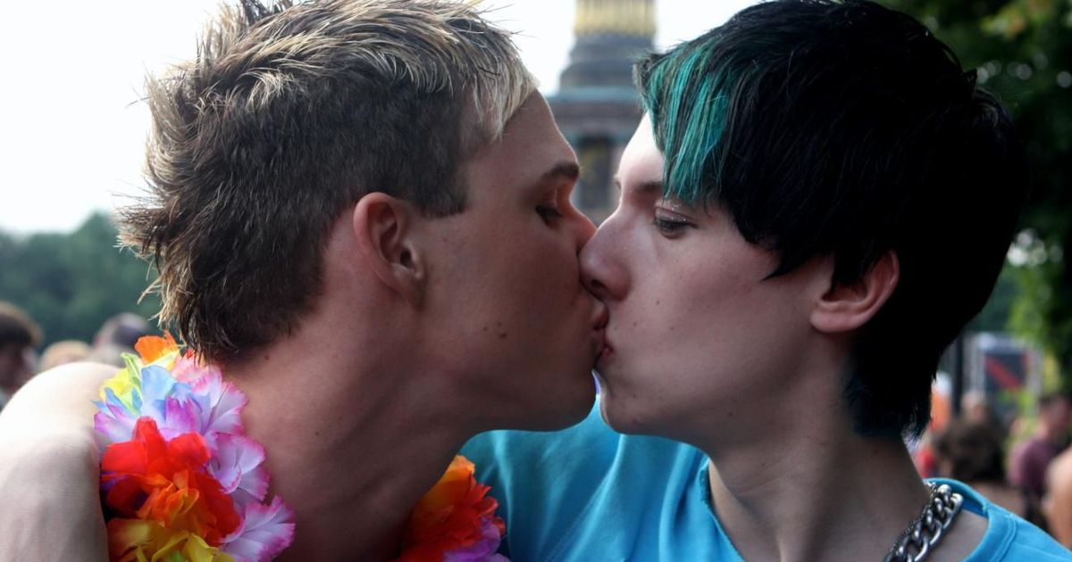 В Москве на гей параде задержали двух ЛГБТ активисток За. 