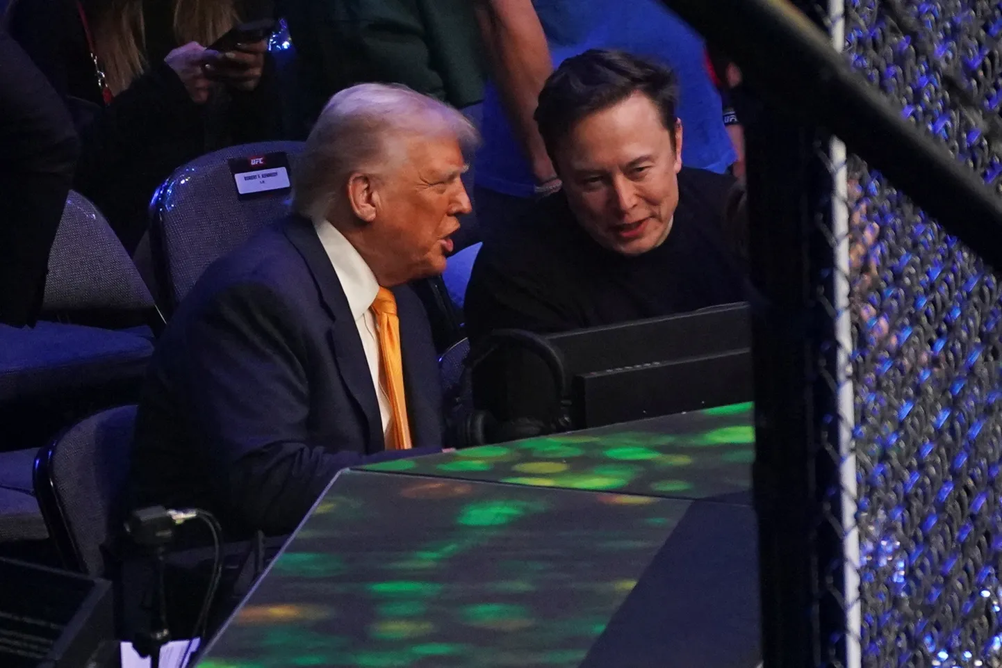 Trump ja Musk kaks nädalat tagasi Floridas vaatamas poksimatši.