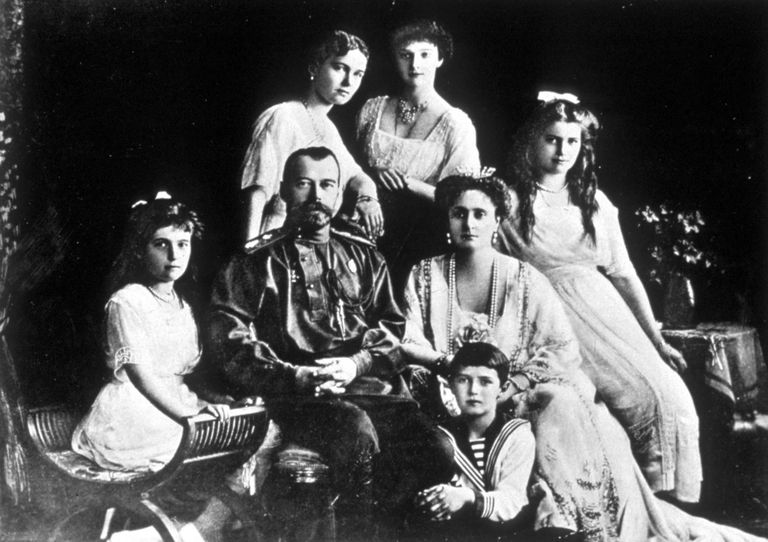 Nikolai II ja ta pere 1915. aastal