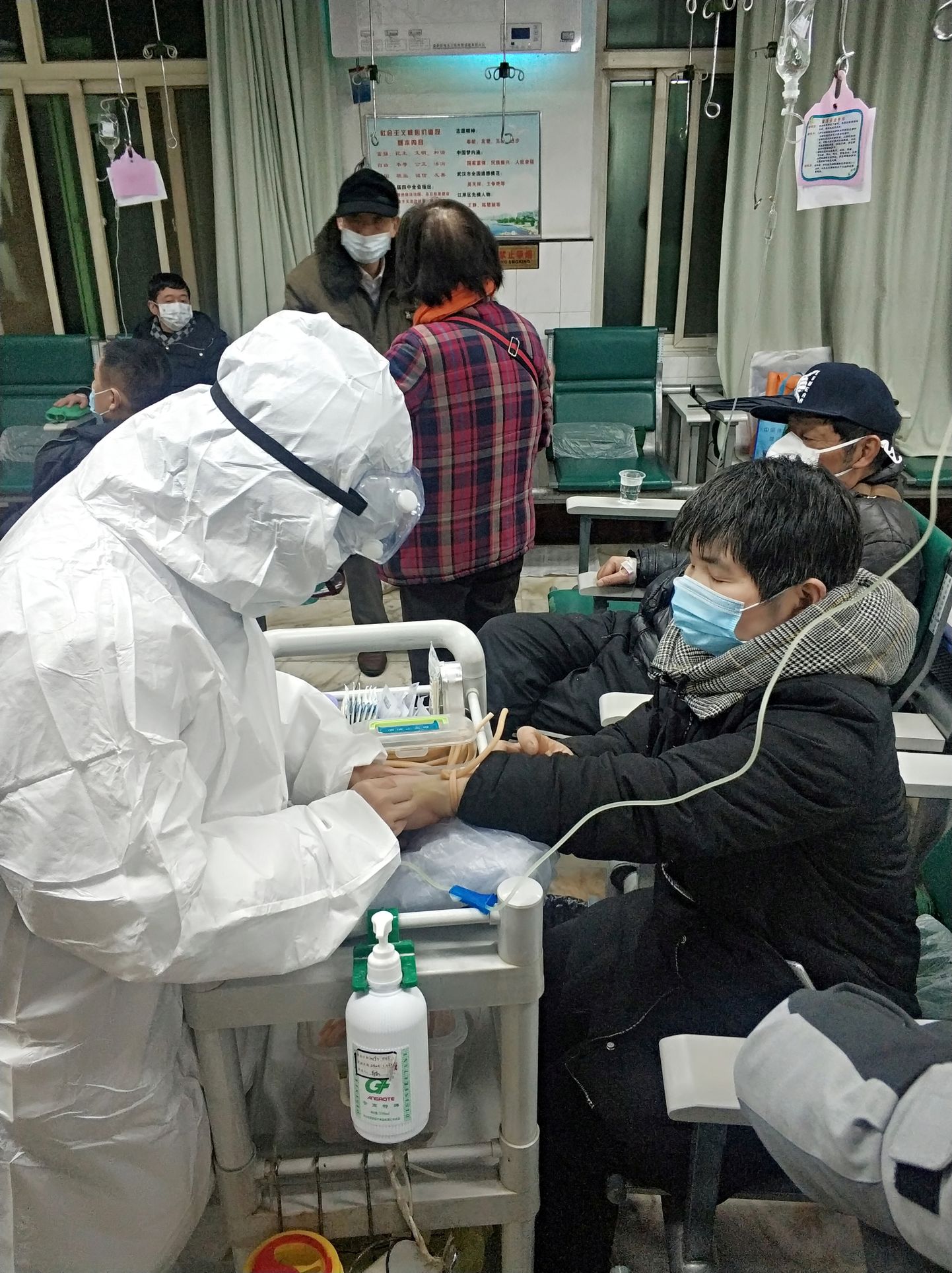 Koroonaviiruse kahtlusega inimesed Hiina Hubei provintsi Wuhani kaheksandas haiglas