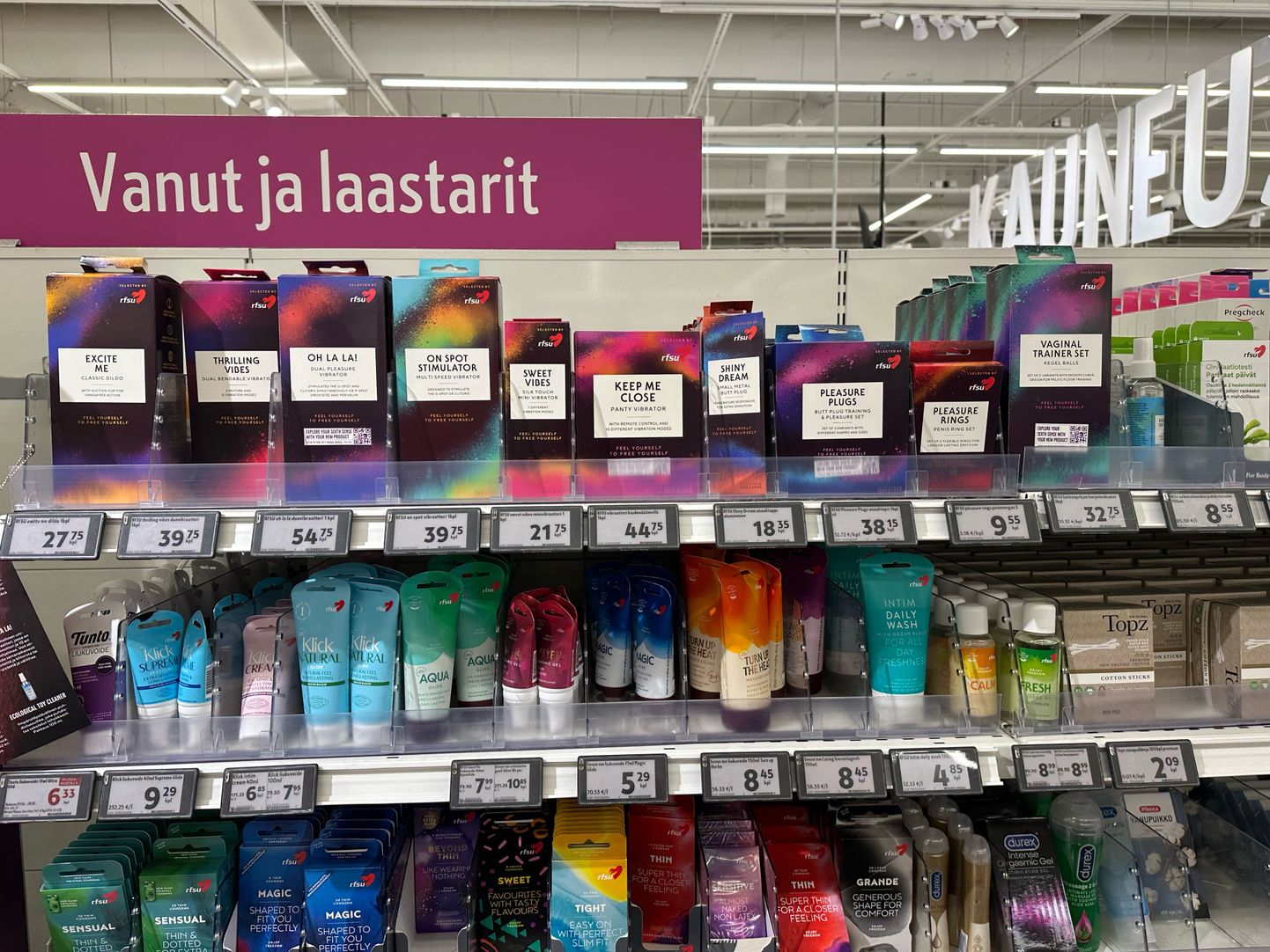 Ассортимент товаров для взрослых в гипермаркете K-Citymarket в Хельсинки.