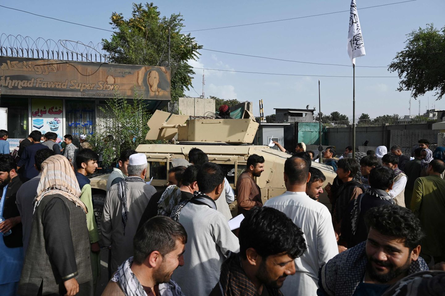Riigist lahkuda soovivad afgaanid 19. augustil Kabulis Ühendkuningriigi ja Kanada saatkondade juures.