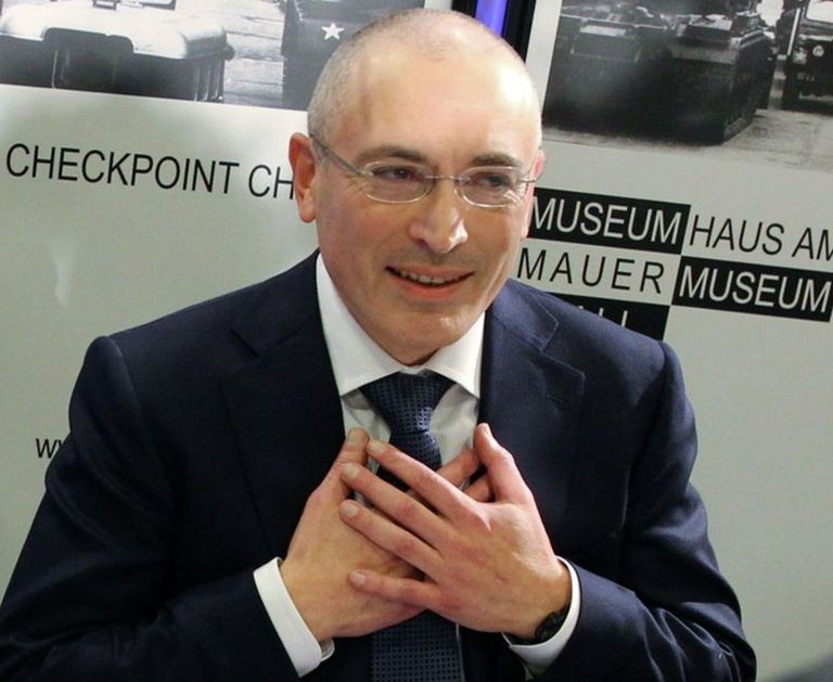 Pärast vabanemist andis Hodorkovski Berliini müüri muuseumis pressikonverentsi. Foto: Scanpix